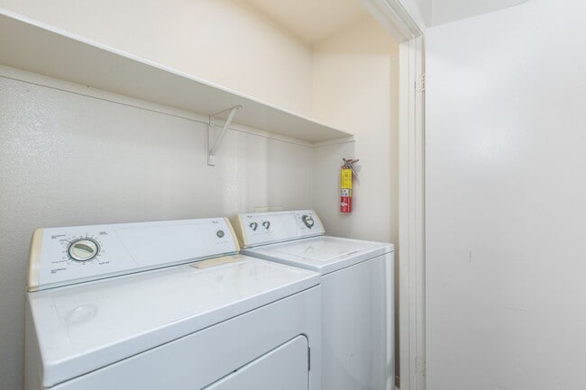 Building Photo - Upstairs 2 br unit in gated community with pool/spa/bbq area