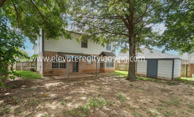 Building Photo - 1504 N Willow Ave
