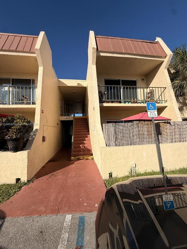 Primary Photo - 13890 SW 90th Ave