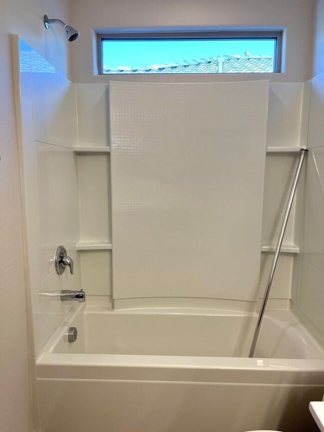 Building Photo - MOVE IN SPECIALS!! 2 Master Suites Open Ceiling Modern Home for RENT!