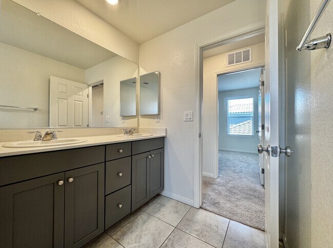 Building Photo - 4258 Tarim St