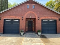 Building Photo - Available Now! Beautiful Single Story home in Carmichael.
