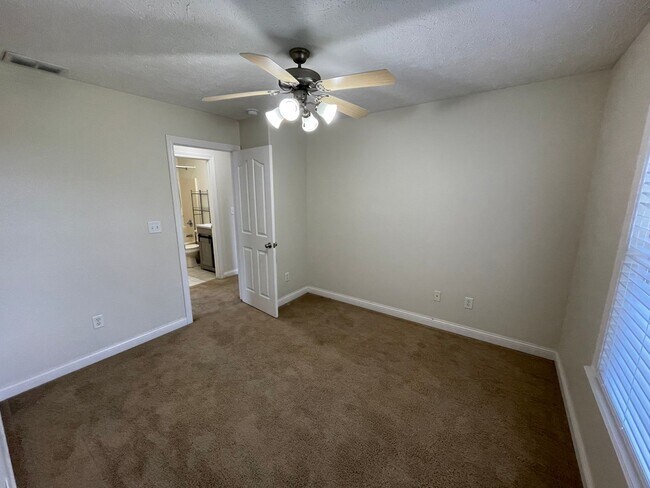 Building Photo - Three Bedroom Single Family Home - West La...