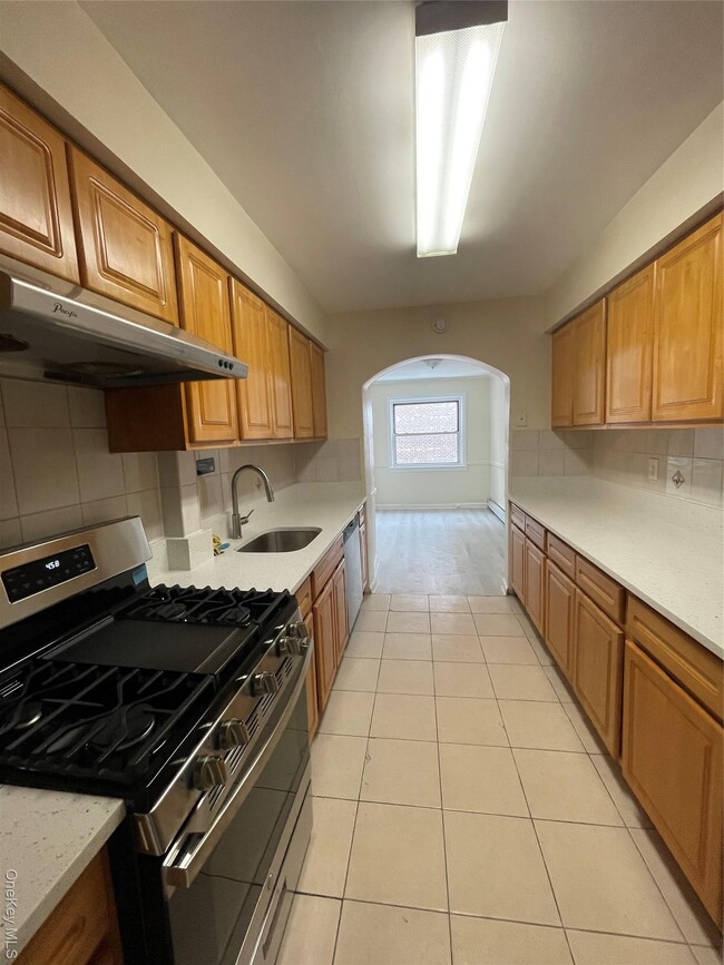 Building Photo - 95-12-95-67 67th Ave