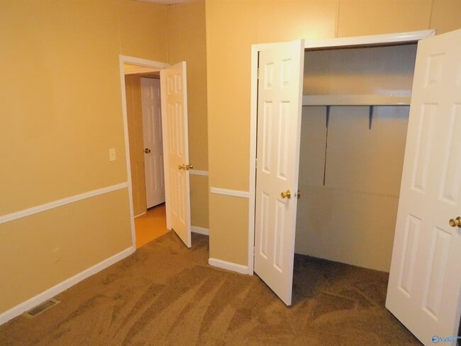 Building Photo - 498 Berry Hollow Rd