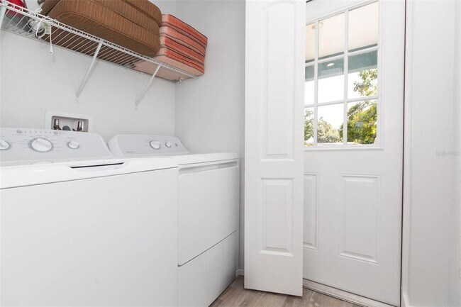 Building Photo - 2013 E Waters Ave