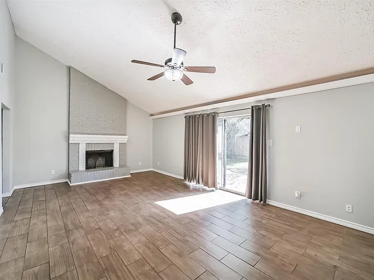 Building Photo - 22203 Fincastle Dr