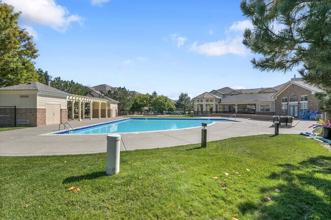 Building Photo - $1,845.95- 2 Bed, 2 Bath Condo in Aurora with AC and In Unit Laundry!