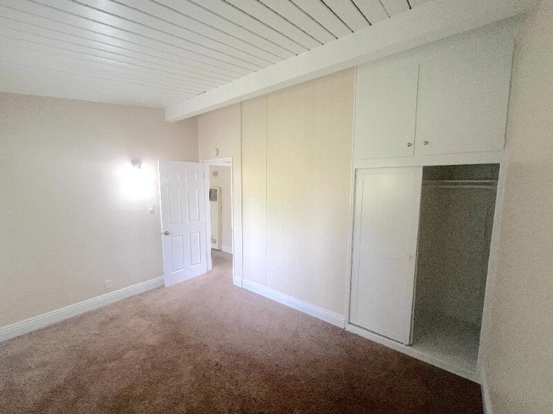 Building Photo - 850 S Rosemead Blvd