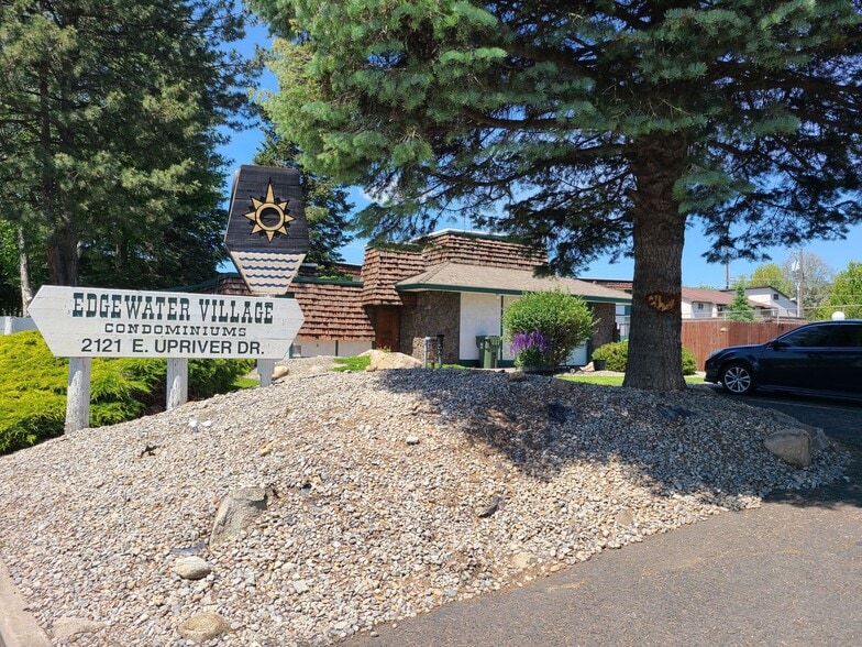 Building Photo - 2121 E Upriver Dr