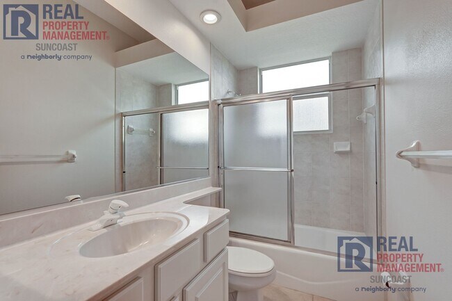 Building Photo - 652 Planters Manor Way