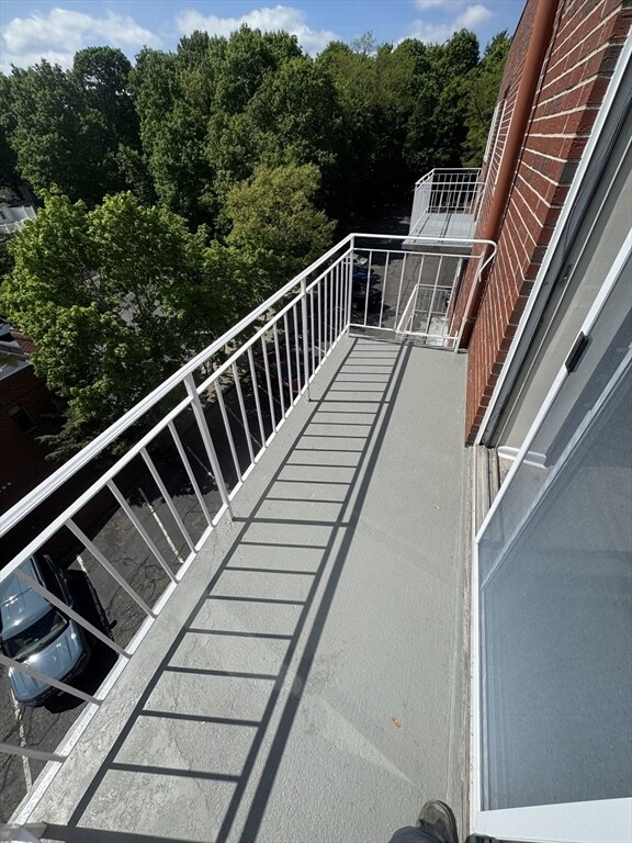 Building Photo - 106 Broad St