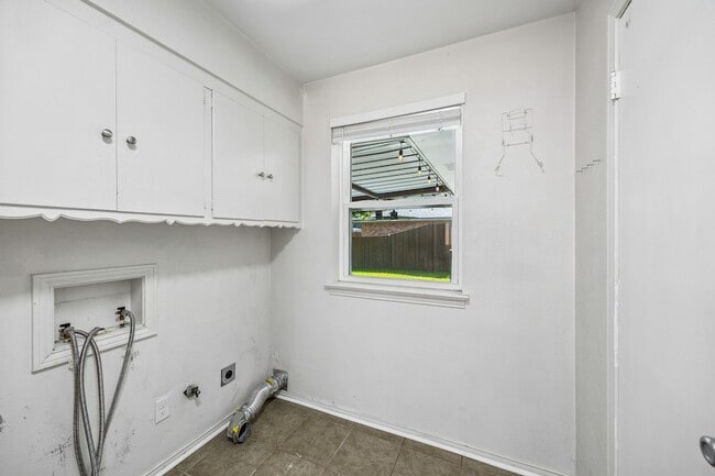 Building Photo - 2223 Freeland Way