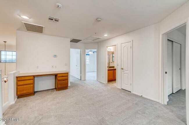 Building Photo - 10310 E Le Marche Dr