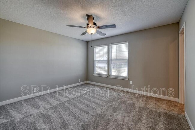 Building Photo - 27305 E Oak Vw Dr
