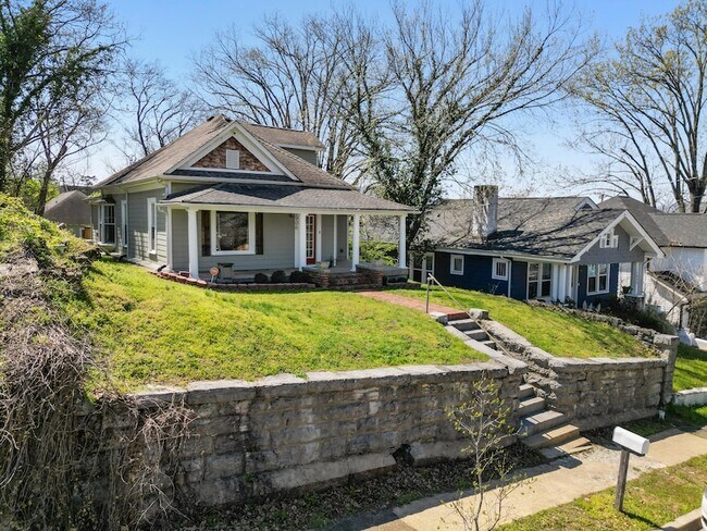 Building Photo - 1906 Vine St