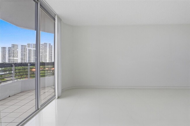 Building Photo - 19195 Mystic Pointe Dr