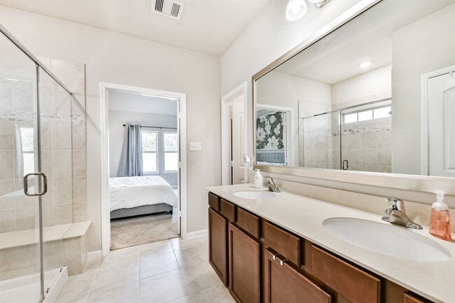 Building Photo - 533 Winburn Tide Ln