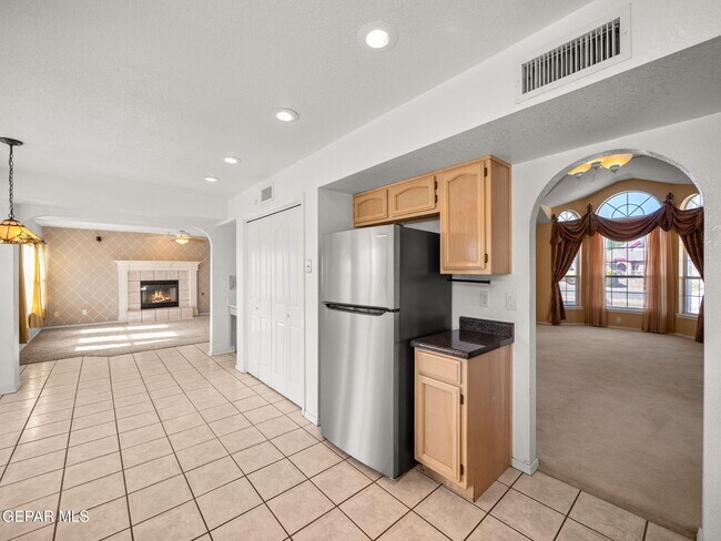 Building Photo - 4572 Loma Linda Cir