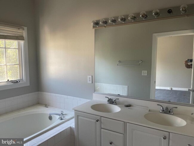 Building Photo - 4307 Thomas Brigade Ln