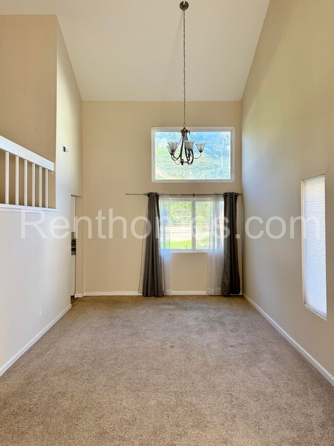 Building Photo - 371 Compass Rd