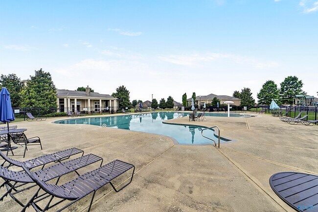 Building Photo - 114 Hudson River Dr