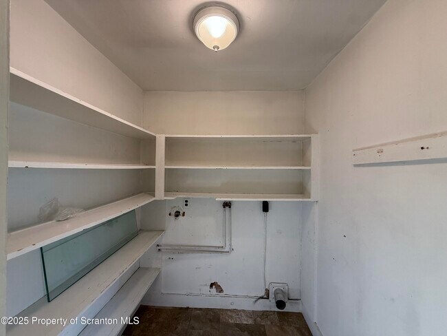 Building Photo - 1315 Farr St