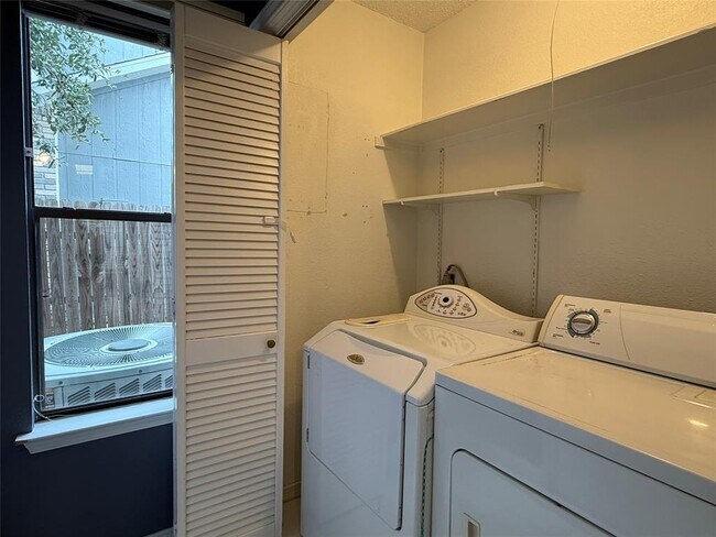 Building Photo - 2503 Autrey Dr