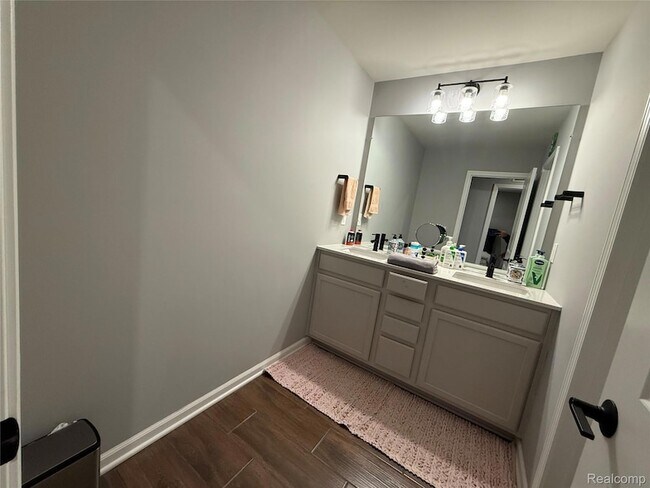Building Photo - 4811 Broomfield Way