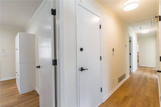 Building Photo - 905 Tanglewood Trail