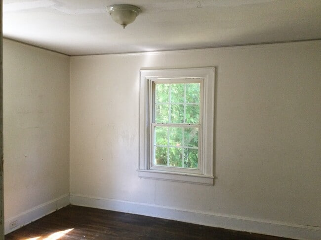 Primary Photo - 2406 Celia Ave