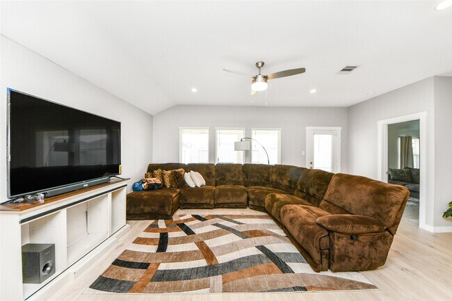 Building Photo - 31711 Melkridge Rd