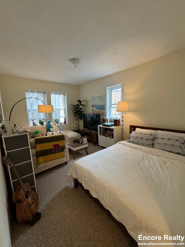 Building Photo - 111 Norway St