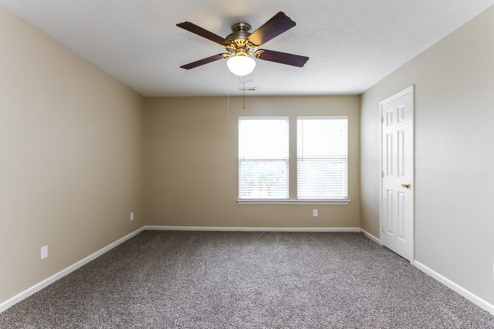 Building Photo - 1178 Kenwood Dr