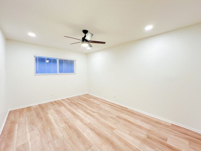 Building Photo - DELL