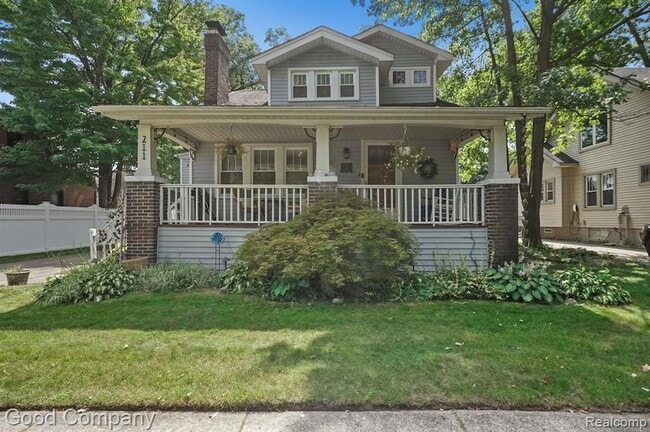 Primary Photo - 211 W Lewiston Ave