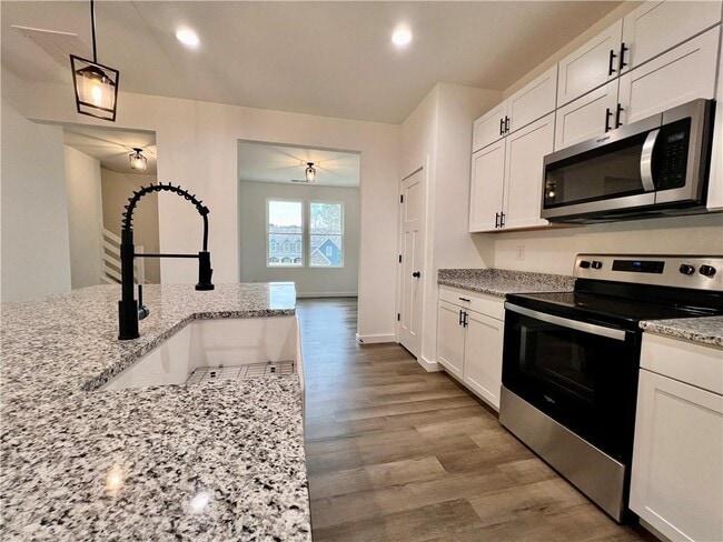 Building Photo - 24 Rocky Cir NE