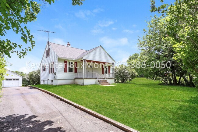 Building Photo - Charming 3-Bedroom, 2-Bath Home with Large Yard and Detached 2-Car Garage