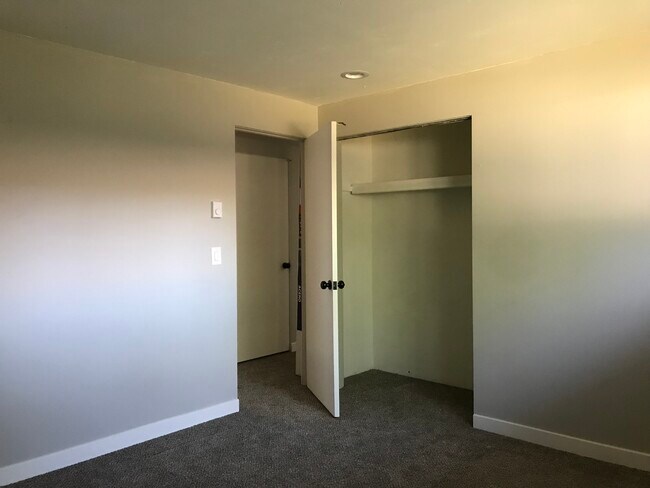 Building Photo - 1615 4th St