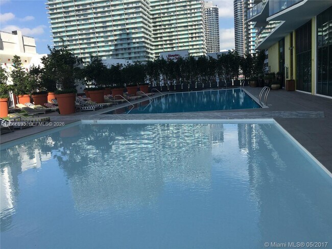 Building Photo - 1300 S Miami Ave