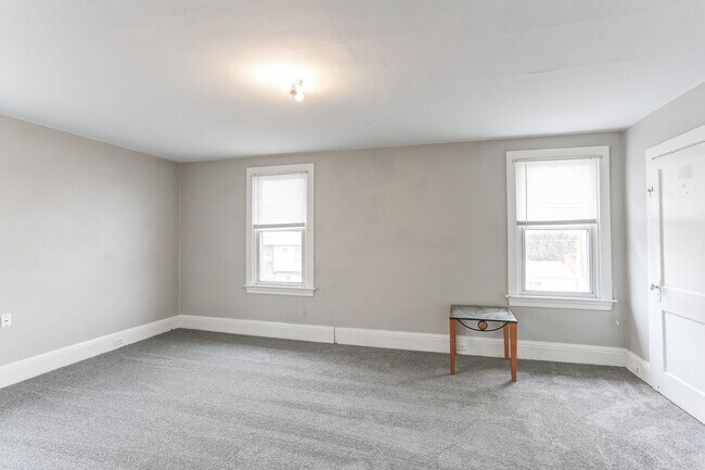 Building Photo - 168 8th St