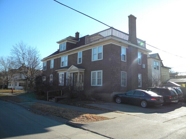 Building Photo - 960-19TH