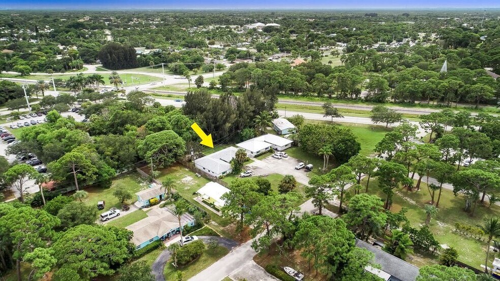 Building Photo - 4700 SE Compass Way