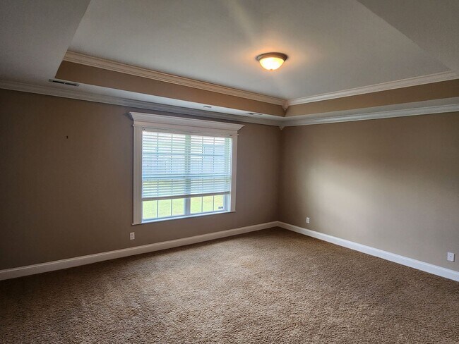 Building Photo - Maryville 37801 - 3 bed 2 bath home with a...