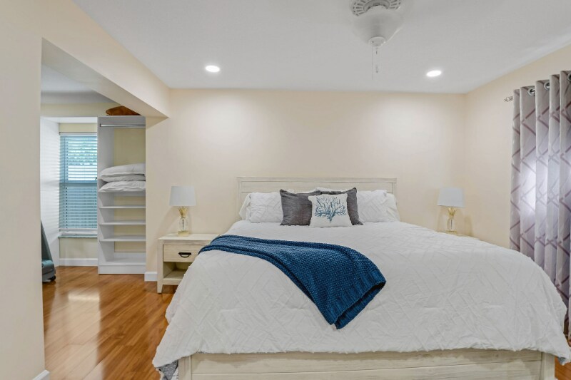Building Photo - 244 Greymon Dr