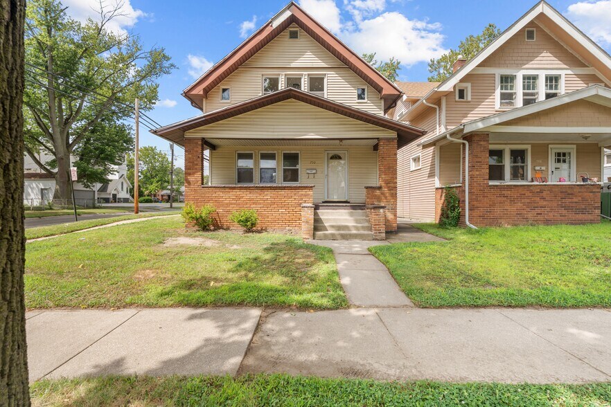Primary Photo - 750 Geneva Ave