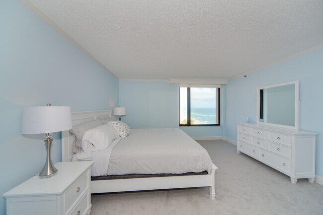 Building Photo - 3009 S Ocean Blvd
