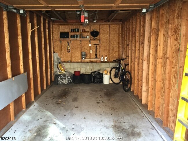 Building Photo - 55 Mews Ln