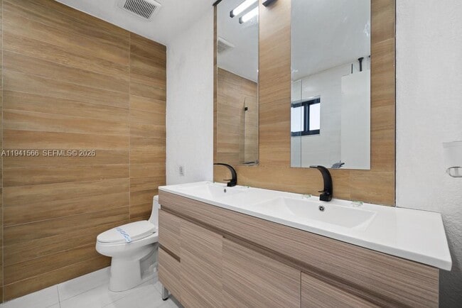 Building Photo - 445 SW 62nd Ct