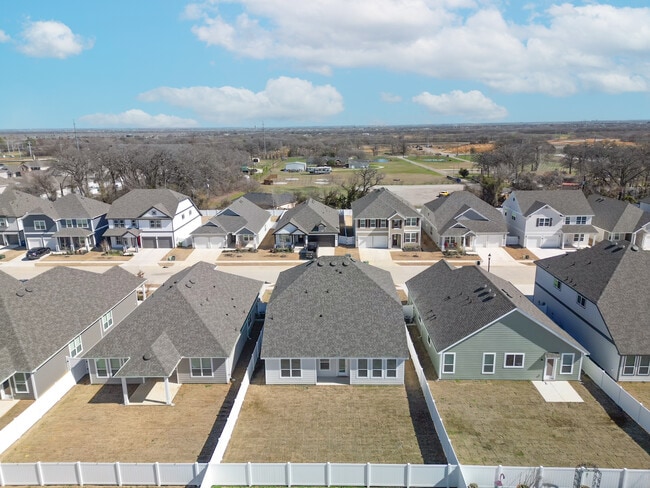 Building Photo - 5941 Revere Dr